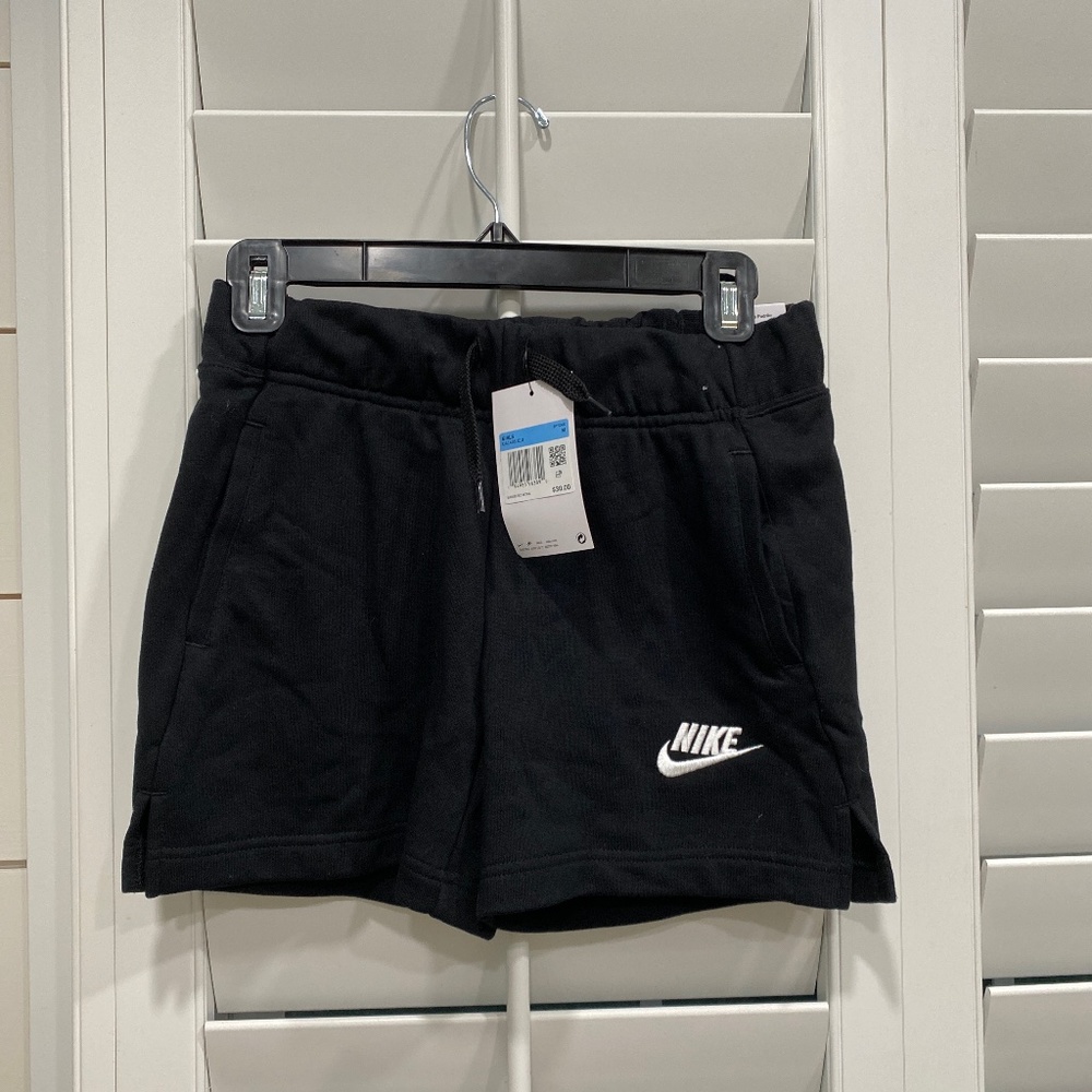 Shorts - Picture 2 of 3